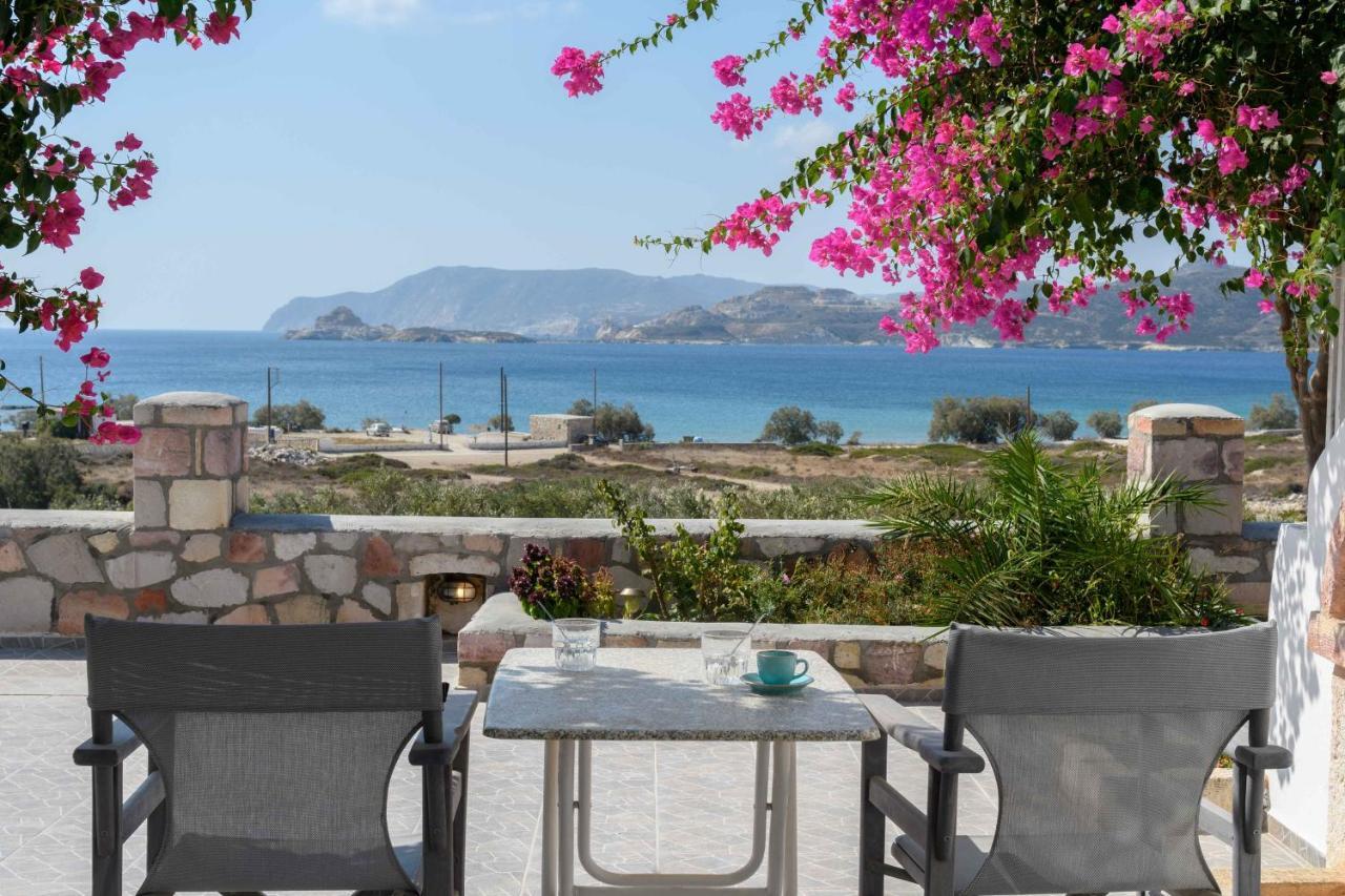 Κalamitsi Rooms & Apartments Кимолос Экстерьер фото