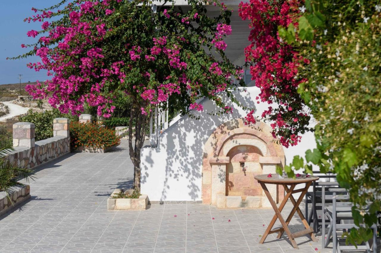 Κalamitsi Rooms & Apartments Кимолос Экстерьер фото