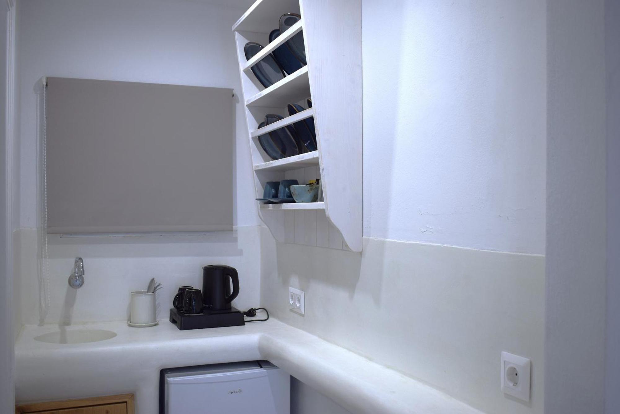 Κalamitsi Rooms & Apartments Кимолос Экстерьер фото