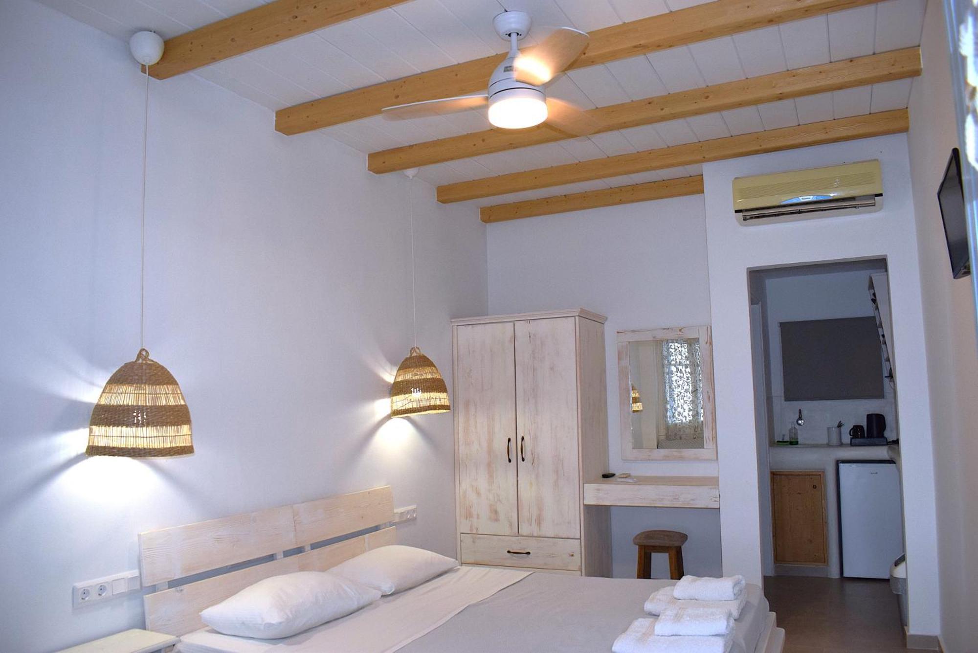 Κalamitsi Rooms & Apartments Кимолос Экстерьер фото