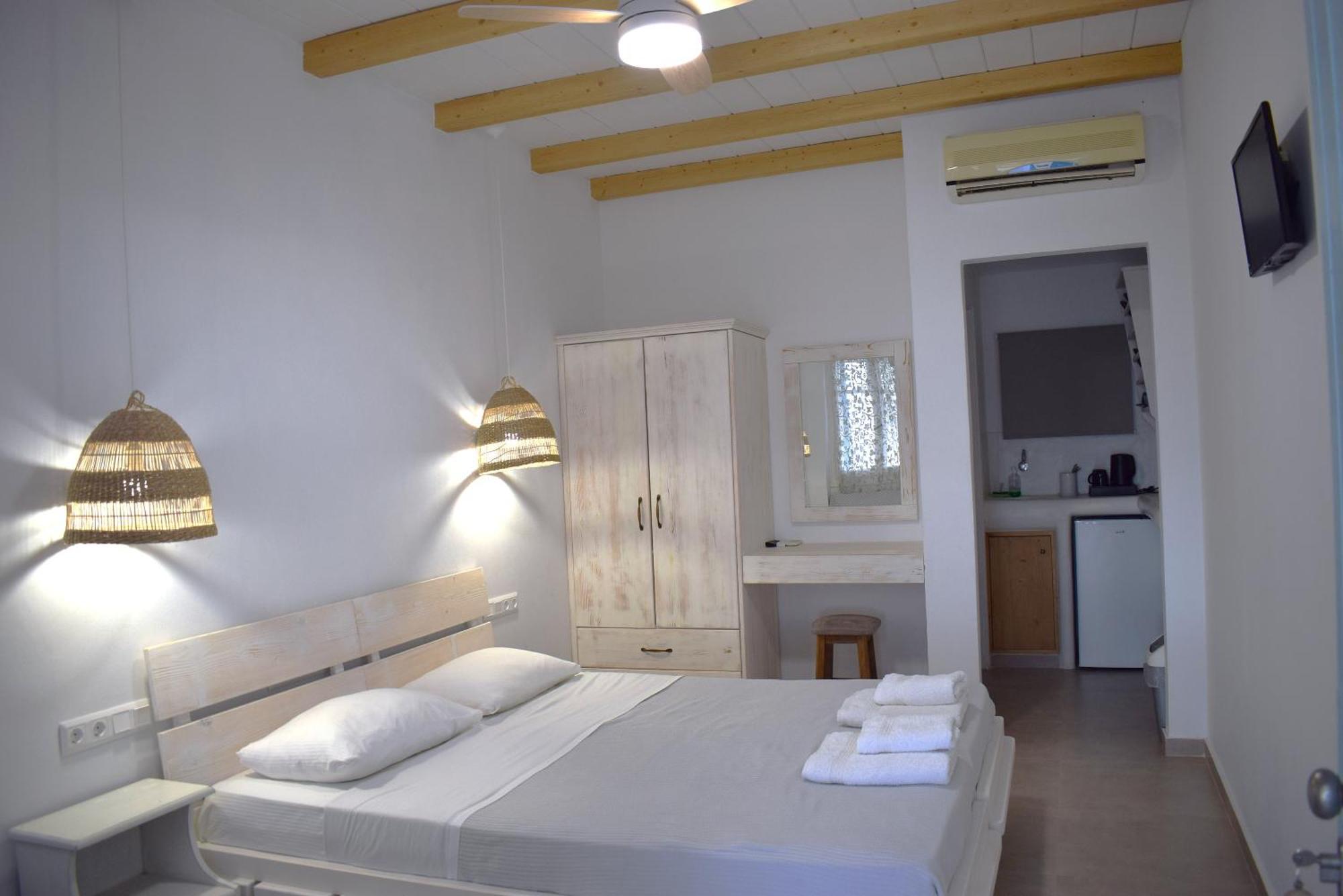Κalamitsi Rooms & Apartments Кимолос Экстерьер фото