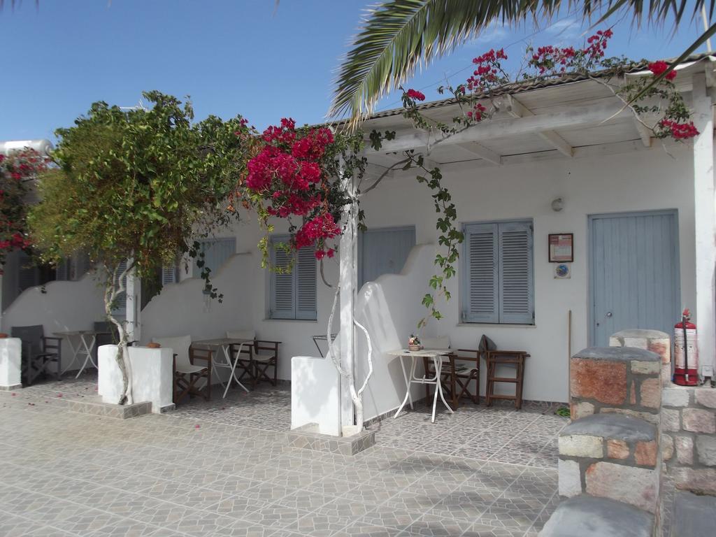 Κalamitsi Rooms & Apartments Кимолос Экстерьер фото