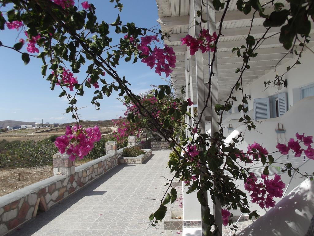 Κalamitsi Rooms & Apartments Кимолос Экстерьер фото